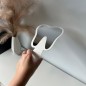 PERSONALISIERTER HANDSPIEGEL IN ZAHNFORM MIT LOGO