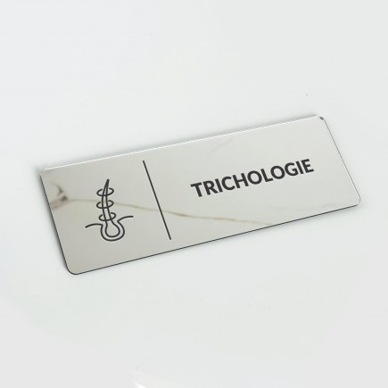VERSPIEGELTES INFORMATIONSSCHILD „TRICHOLOGISCHE PRAXIS“