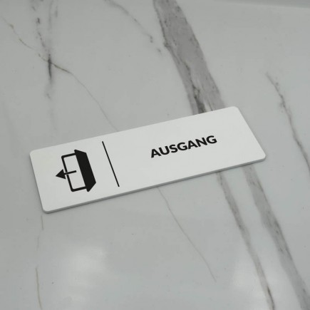 INFORMATIONSSCHILD AUSGANG