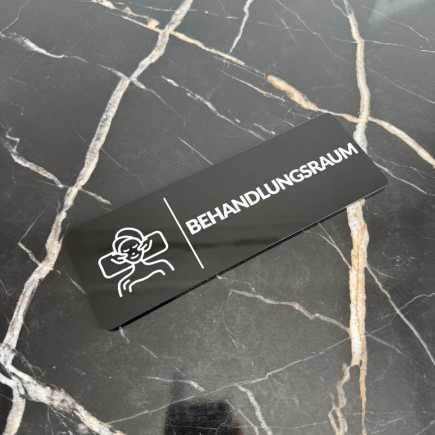 INFORMATIONSSCHILD BEHANDLUNGSRAUM