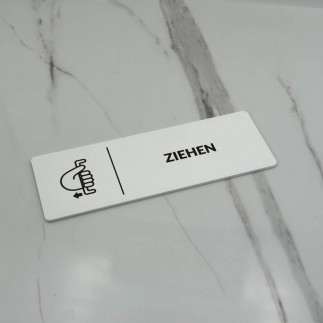 INFORMATIONSSCHILD ZIEHEN