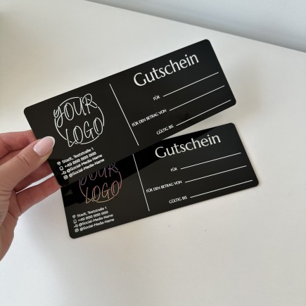 PREMIUM-GUTSCHEIN AUS ACRYL MIT UV-DRUCK IN SCHWARZ