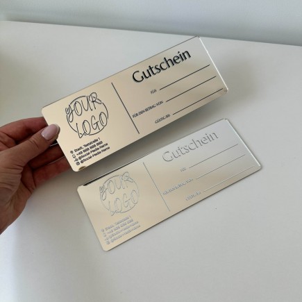 PREMIUM-GUTSCHEIN AUS ACRYL MIT UV-DRUCK IN SILBERNER SPIEGELOPTIK