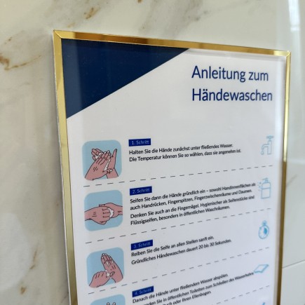 A4-WANDRAHMEN MIT SPIEGELRAHMEN