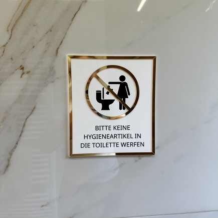 BITTE KEINEN MÜLL IN DIE TOILETTE WERFEN