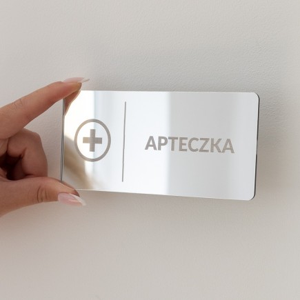 TABLICZKA INFORMACYJNA APTECZKA - GRAWER