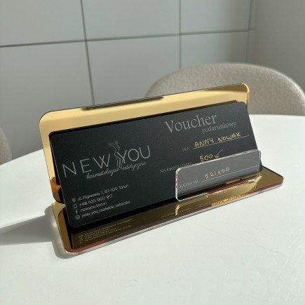 EXKLUSIVER VOUCHERHALTER IN GOLDENER SPIEGELOPTIK