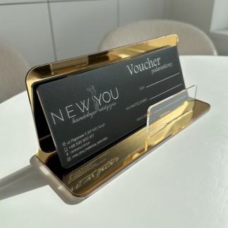 EXKLUSIVER VOUCHERHALTER IN GOLDENER SPIEGELOPTIK