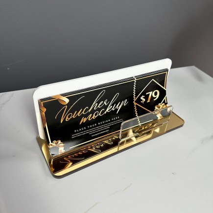 EXKLUSIVER VOUCHERHALTER IN WEISS-GOLD
