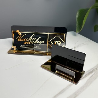 EXKLUSIVES SET AUS VOUCHERHALTER UND VISITENKARTENHALTER IN SCHWARZ-GOLD