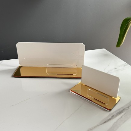 EXKLUSIVES SET AUS VOUCHERHALTER UND VISITENKARTENHALTER IN WEISS-GOLD