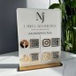 SCHILD MIT VIER QR-CODES A4